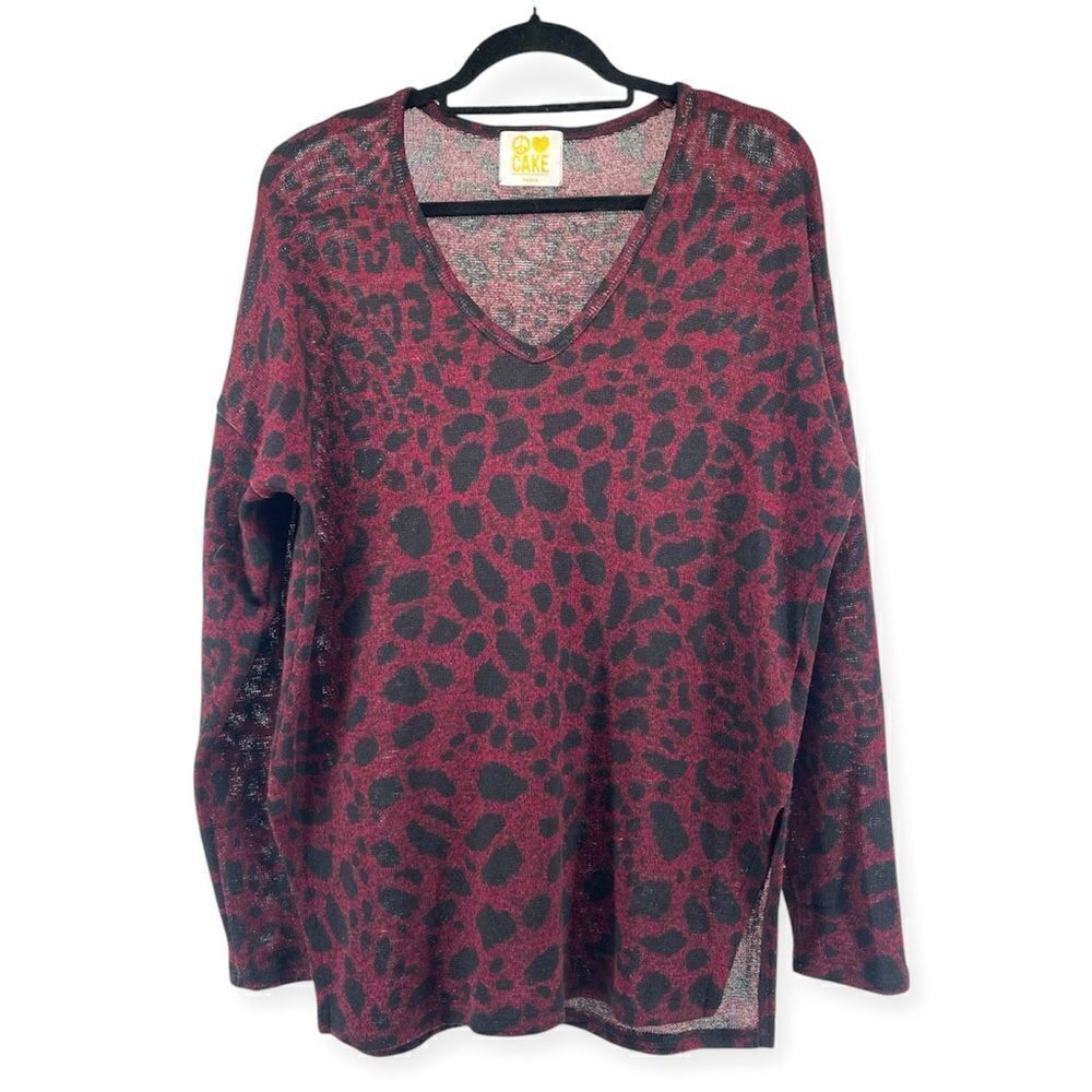 Peace Love Cake Women’s Red Black Leopard Print V-Neck Pullover Tunic Knit Top M